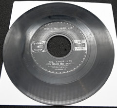 Golden Records “Frosty The Snowman” #69 6″ Vinyl 45 RPM Black Vintage 1951 VG/VG