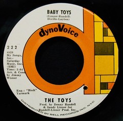 THE TOYS-Happy Birthday Broken Heart-Near Mint Girl Group Soul 45-DYNOVOICE #222