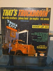 That’s Truckdrivin’ 33 RPM album Willis Brothers Johnny Bond Now Maphis Red…