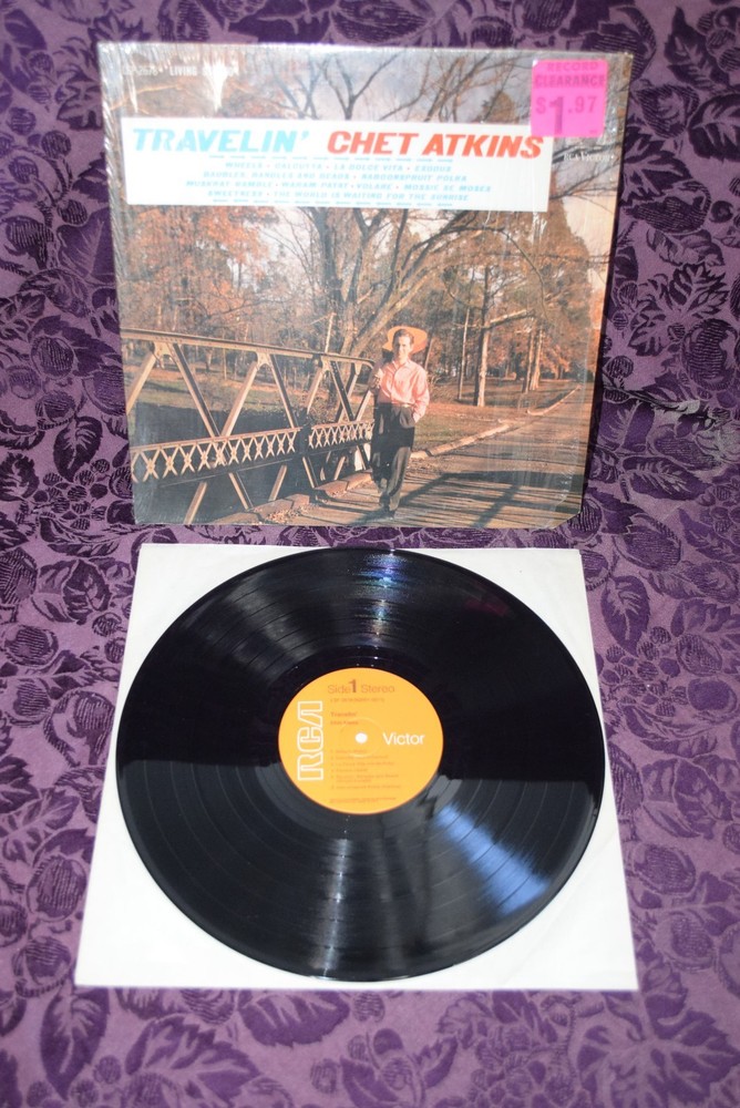 Chet Atkins Travelin’ RCA Victor Record LSP-2678 Sleeve in Shrink EX/EX