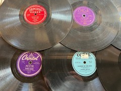 Lot of 24x HILLBILLY/ROCKABILLY/Honky-Tonk/C&W 1940s-1950s 10″ 78rpm singles #1