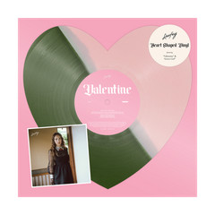 Laufey – Valentine [New Strawberry Matcha Heart Shaped Vinyl] – read