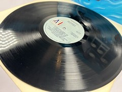 David Benoit “Waves Of Raves” – AVI8712 – Jazz Funk/Soul – 1984- 12″ Vinyl G/VG+