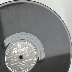 Vic Damone Four Winds / You’re Breaking My Heart 1949 10″ 78 rpm Record 5271