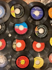 45 rpm records mixed lot of 100, 1950s – 1960s oldies