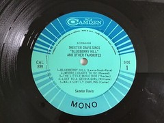 1965 Skeeter Davis BLUEBERRY HILL AND OTHER FAVORITES Vinyl Record CAL-899 MONO