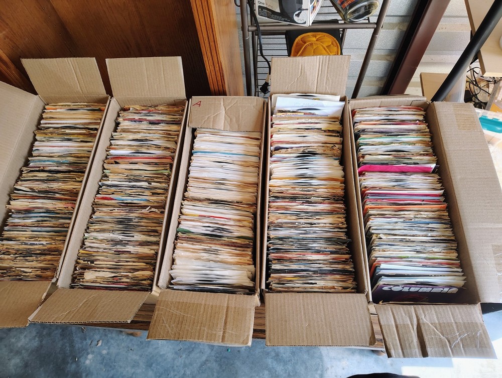 100 – 7″ – 45 rpm Records Bulk Lot. see description
