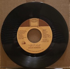 Stevie Wonder – Land Of La La & Instrumental 45 7″ SOUL Tamla Records Vinyl 1986