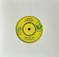 ALBION DANCE BAND ‘HOPPING DOWN IN KENT’ 7” SINGLE HARVEST RECORDS HAR5113 1976