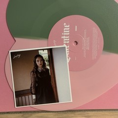 Laufey – Strawberry Matcha Heart-Shaped 7″ Vinyl – Valentine / Lover Girl