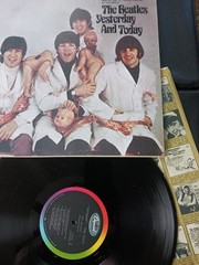 The Beatles * Yesterday and Today * T 2553 * MONO * Vintage * EXCELLENT VINYL