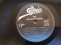 XTC ♫ ENGLISH SETTLEMENT ♫ 1982 1ST PRESS * SENSES WORKING OVERTIME