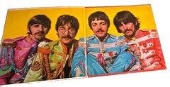 The Beatles Sgt. Pepper’s Lonely Hearts Club Band Apple 12″ LP 33RPM SMAS-2653