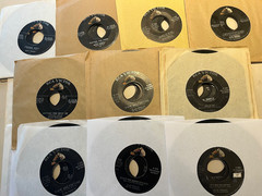 Lot of 45 ELVIS 45 RPM Vinyl Records – RCA VICTOR – SOME WITH PICTURE SLEEVES ps