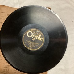 Oriole Records Lot of 4 10″ 78 RPM Shellac Singles w/ Paper Sleeve