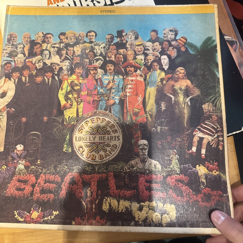 The Beatles Sgt. Pepper’s Lonely Hearts Club Band 1967 with Original Insert