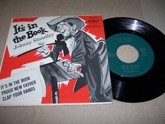 JOHNNY STANDLEY- IT’S IN THE BOX- 1956 COUNTRY EP 45 RPM, CAPITOL EAP 1-697 (EX)