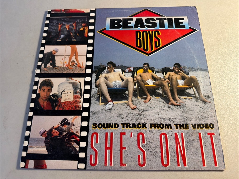 1985 – BEASTIE BOYS – SHE’S ON IT / SLOW AND LOW – DEF JAM RECORDINGS OG PRESS