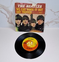 Vintage Beatles 45 Record Lot w/ 20 Singles & Carrying Case Capitol Records