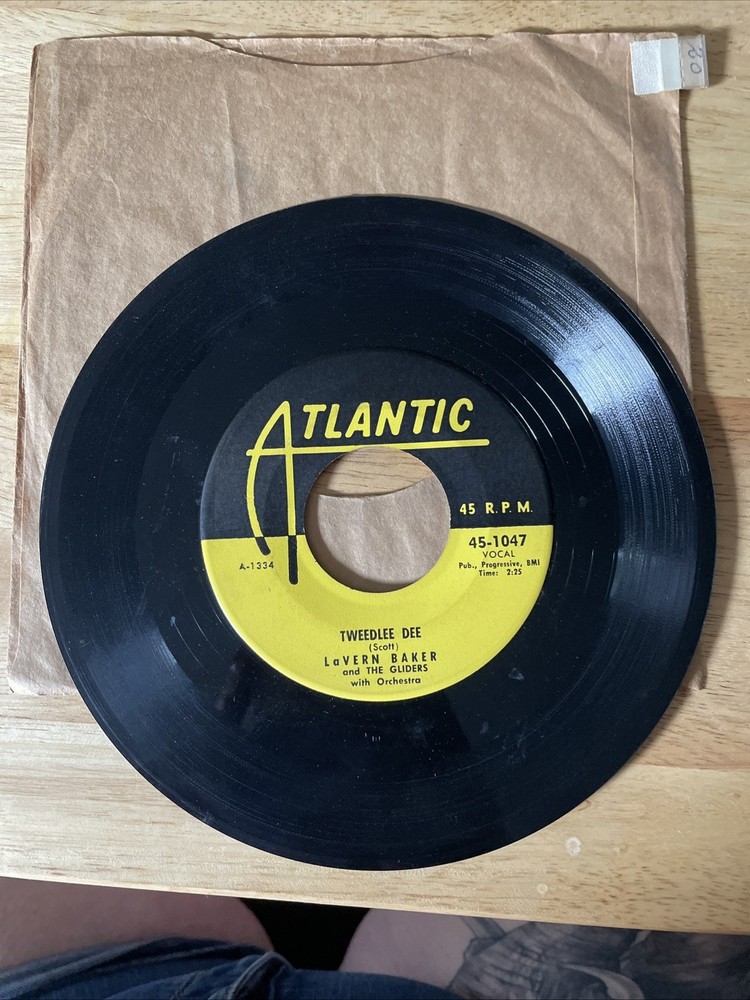 Lavern Baker & The Gliders – Tweedle Dee / Tomorrow Night – 1954 – 45 RPM