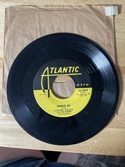 Lavern Baker & The Gliders – Tweedle Dee / Tomorrow Night – 1954 – 45 RPM