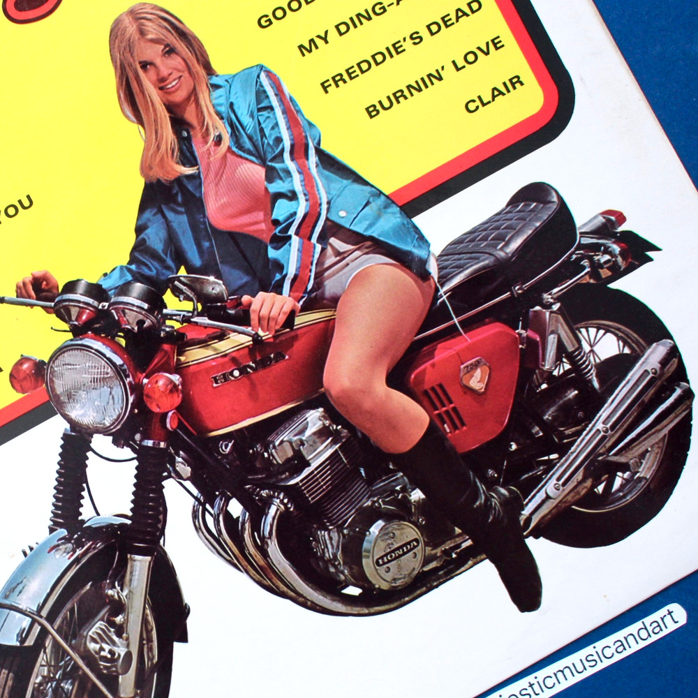 ORIGINAL 1972 HONDA MOTORCYCLE COVER VINYL LP EX CARPENTERS EAGLES MOODY BLUES