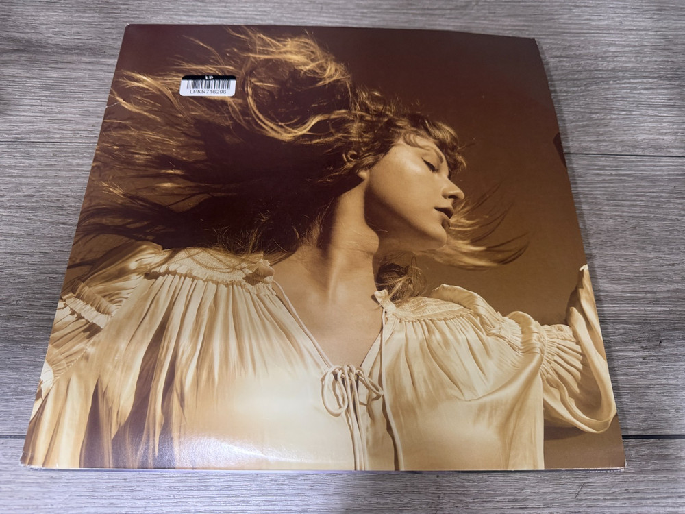 Taylor Swift: Fearless USED SEE DESCRIPTION