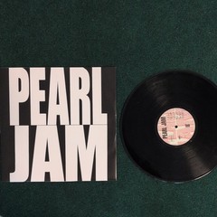 Pearl Jam Ten 12″ Vinyl LP 33 RPM Epic Rock Black Cardboard Sleeve