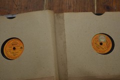 Gramophone 7′ folder with 7 records by Victory Records Circa 1920’s ?
