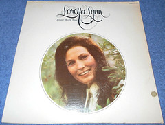 LORETTA LYNN – ALONE WITH YOU – VINYL LP RECORD – 1972 VOCALION RECORDS – NICE