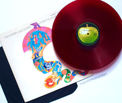 ORIGINAL ALAN ALDRIDGE ART COVER 1969 RED VINYL JT LP THE BEATLES’ APPLE RECORDS