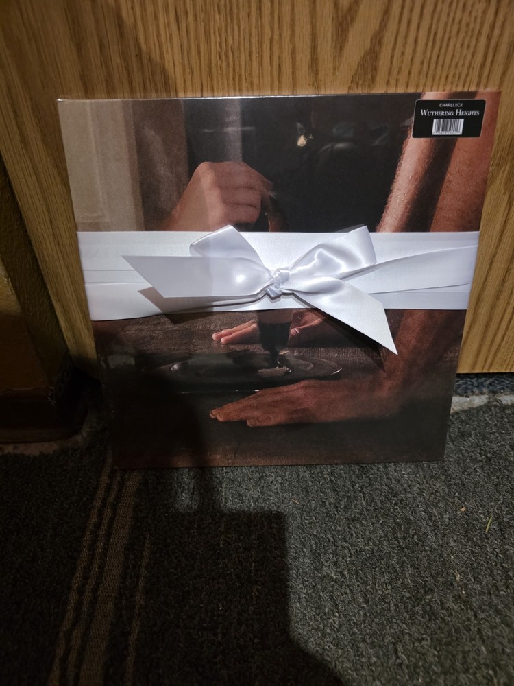 Charli XCX Wuthering Heights Vinyl Collector’s Edition Number Sealed + Ribbon