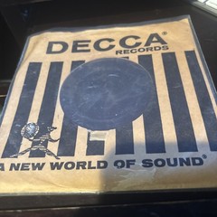 DECCA Bing Crosby Adeste Fiddles Come All Ye Faithful Side 1 Side 2 Silent Night