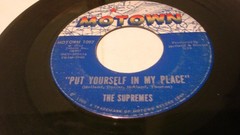 LOT OF 8 45 RPM THE SUPREMES Hangin’ On, Hurry Love, Happening, Come See About