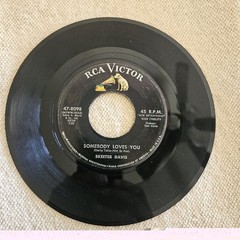 1962 SKEETER DAVIS The End Of The World / SOMEBODY LOVES YOU 7″ VINYL RECORD
