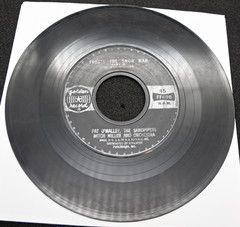 Golden Records “Frosty The Snowman” #69 6″ Vinyl 45 RPM Black Vintage 1951 VG/VG