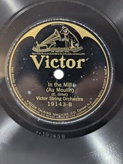 Victor String Orchestra – Entr’ Acte-Gavotte / In The Mill = Au Moulin