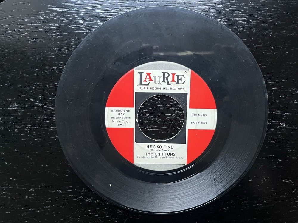 THE CHIFFONS HE’S SO FINE/A Love So Fine 1963 Vinyl 45 Laurie