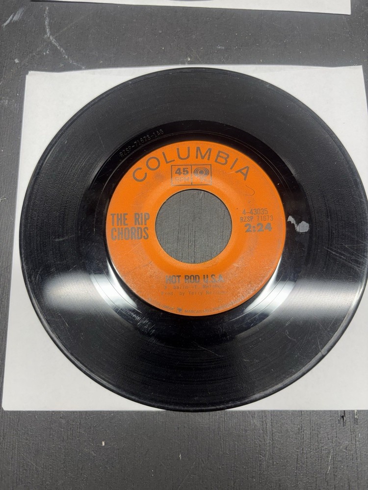 Vinyl 45 RPM Record – The Rip Chords – Hot Rod USA / Three Window Coupe