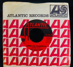 THE DRIFTERS~Under The Boardwalk~Doo Wop Vocal 45-ATLANTIC #2237