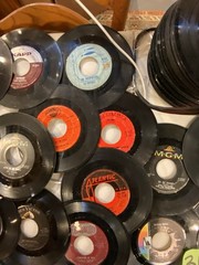45 rpm records mixed lot of 100, 1950s – 1960s oldies