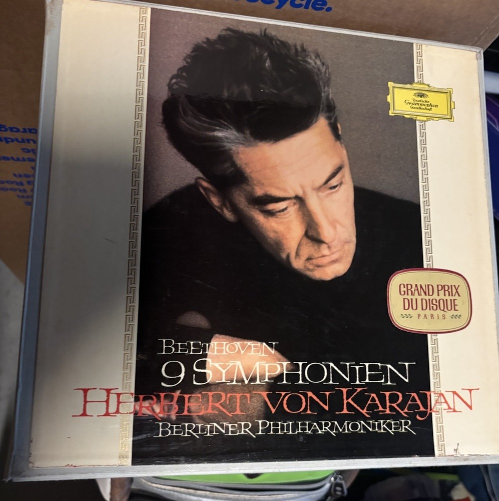 Herbert Von Karajan – Beethoven 9 Symphonies LP Box Set Near Good condition