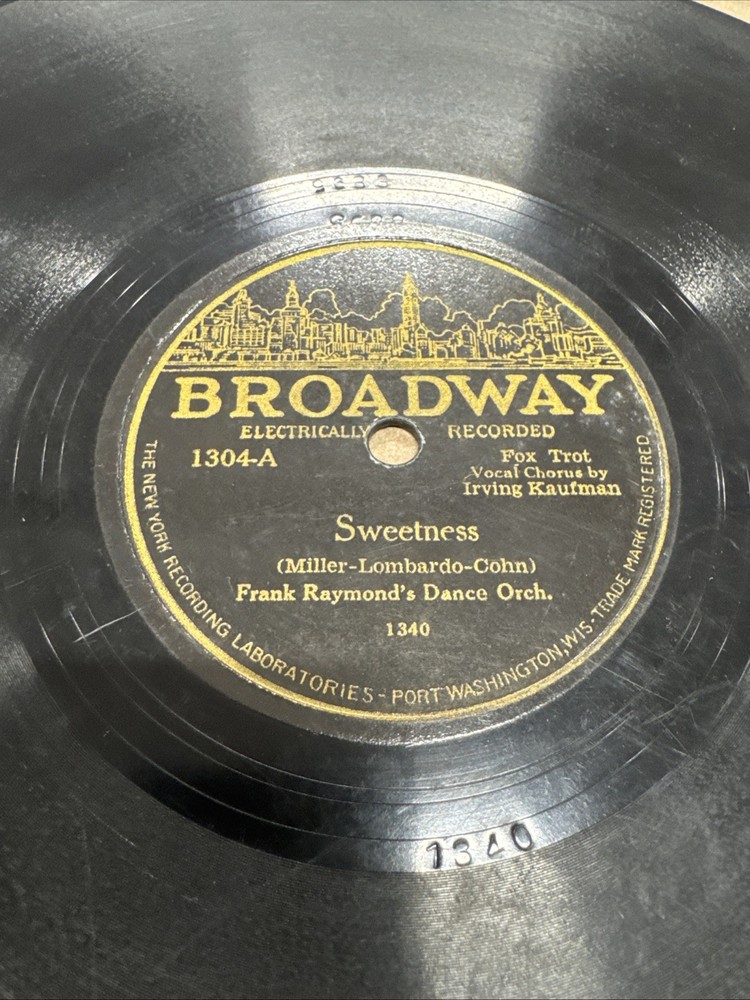Broadway 78 RPM Frank Reynolds – Sweetness / Leon Miller – Moanin Low 1304 V/V+