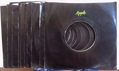 5 ORIGINAL APPLE 45s BLACK SLEEVES w/Free shipping US read! 100s sold few left