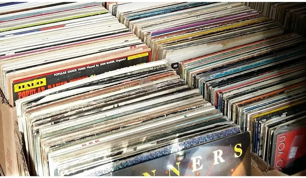 Lot Of 100 LP Vinyl Records In Good Playing Condition
