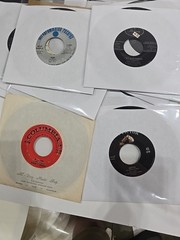 Large Lot Of 150 Unsorted 45rpm Jukebox 7″ With Sleeves Vintage