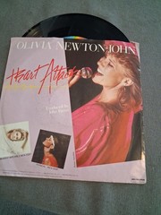 Olivia Newton-John Heart Attack 1982 7″ 45 RPM Vinyl Single Paper Sleeve MCA