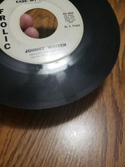 Johnny Winter – Voodoo Twist/Ease My Pain 45RPM Promo Vinyl Frolic White Label G