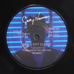 GARY NUMAN: she’s got claws BEGGARS BANQUET 7″ Single 45 RPM United Kingdom