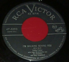 Vintage 45RPM Record : Eddie Fisher I’m Walking Behind You : RCA Victor